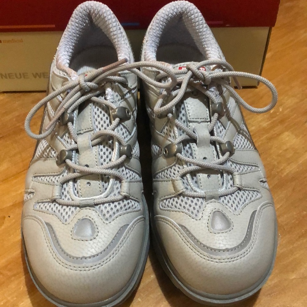 Mbt rocket bottom shoes
